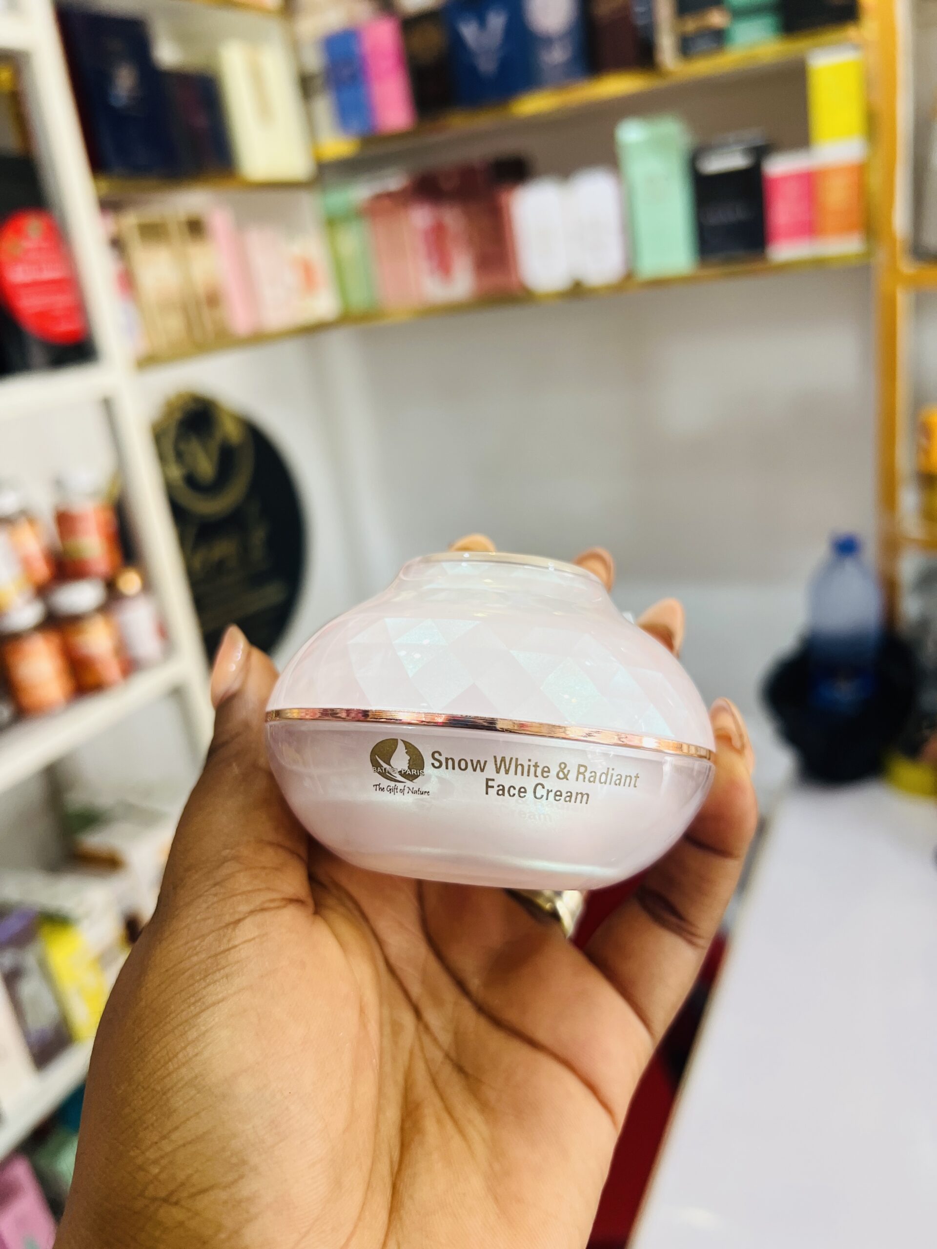 Snow White & radiant face cream