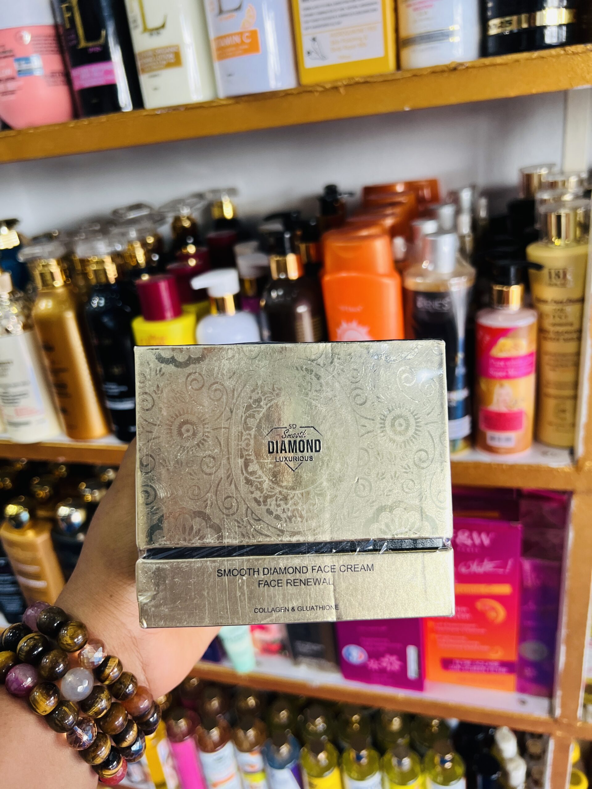 Smooth diamond luxurious renewal face cream